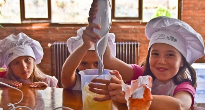 Cocina para niños y mucho inglés en the Village